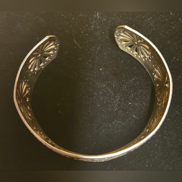 Sterling Silver Flower Cutout Bracelet - Picture 2 of 9